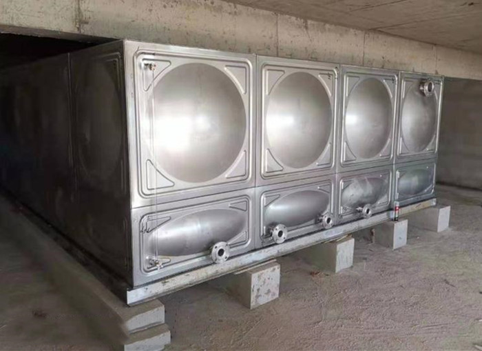 不锈钢水箱可以贴靠着墙壁布置吗？不锈钢水箱内部承压结构