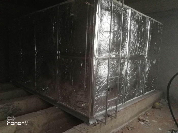 无棣县小泊头小学24立方玻璃钢橡塑保温水箱