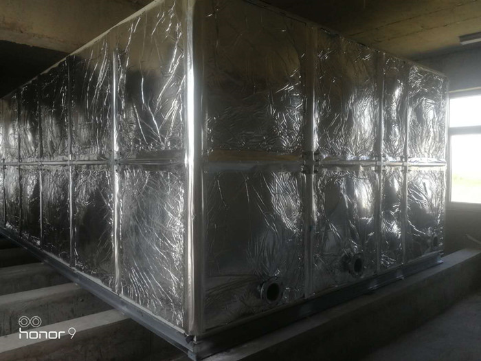 无棣县水湾镇42立方玻璃钢橡塑保温水箱